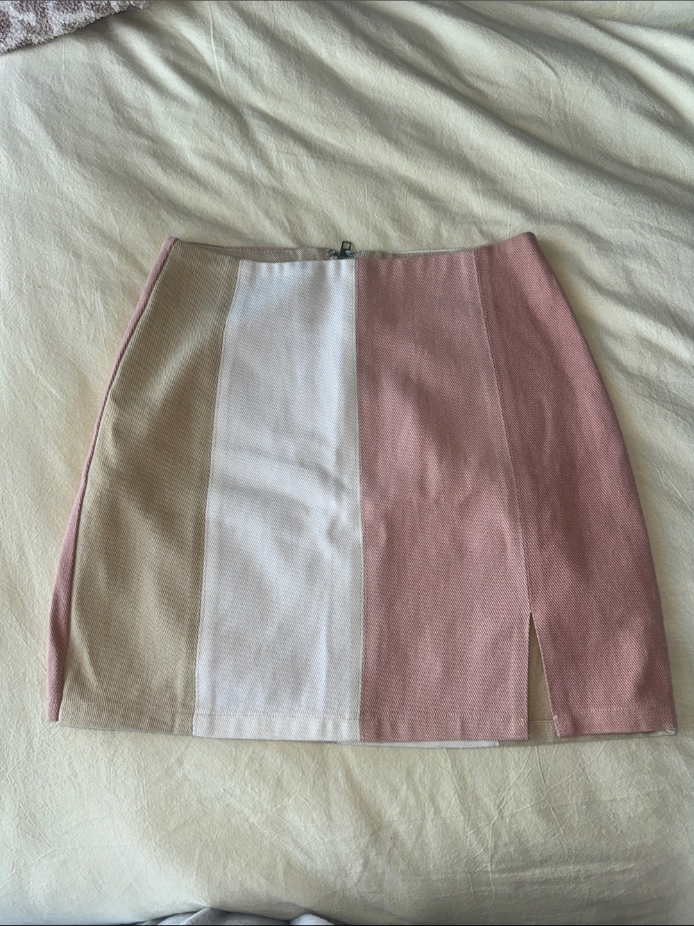 Le Lis Pink, Cream & White Colorblock Mini Skirt
